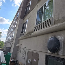 Hilton-Inn-stucco-soft-washing 8